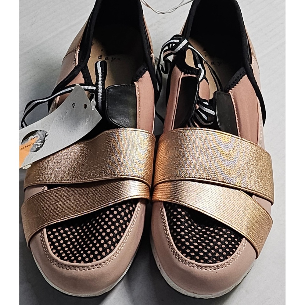 A New Day Lacey Womens 8.5 Rose Gold Metallic Fashion Sneakers Lace Up READ